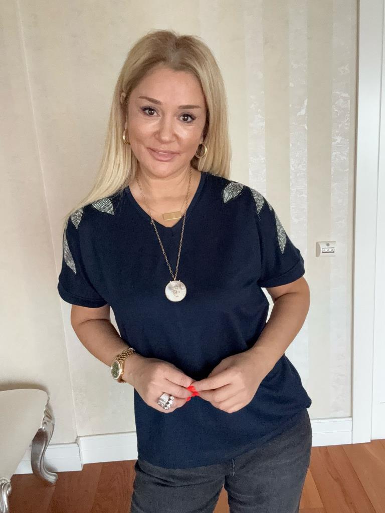 Kelfa Omuz Taşlı Lacivert Bluz