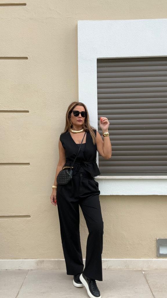 Nikola Siyah Yelekli Takım