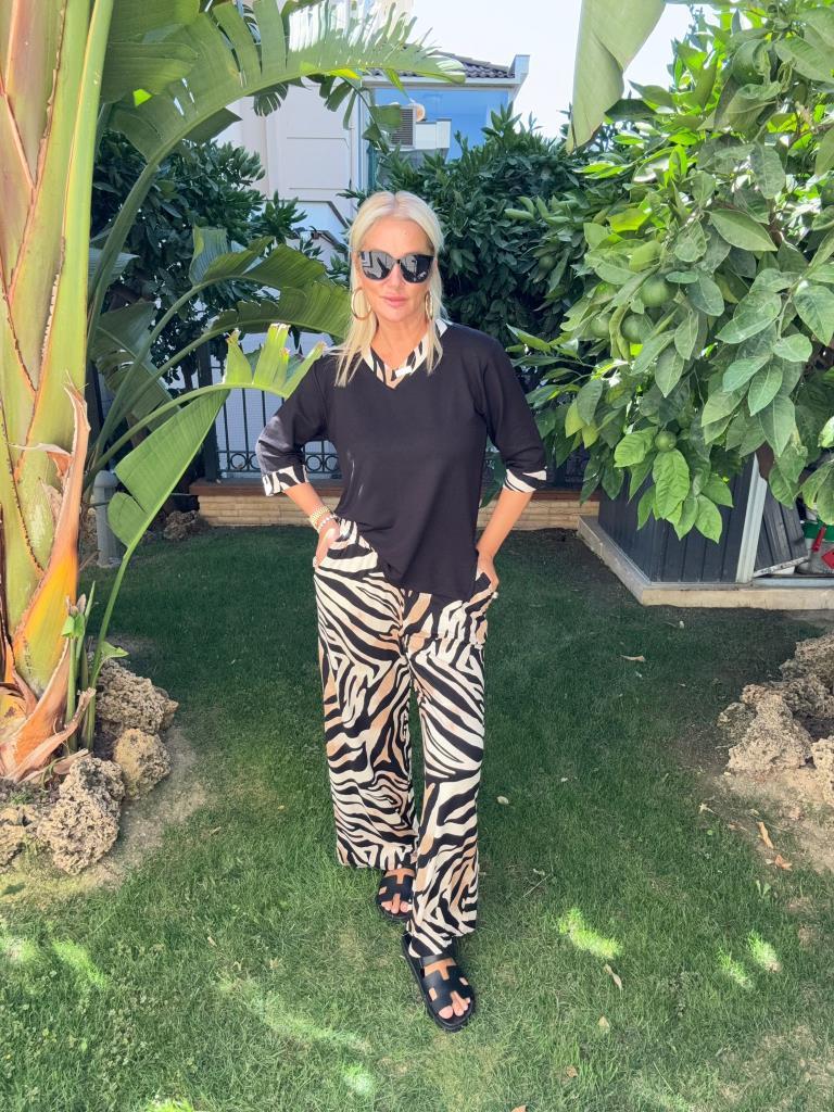 Jecas Desenli Siyah Takım