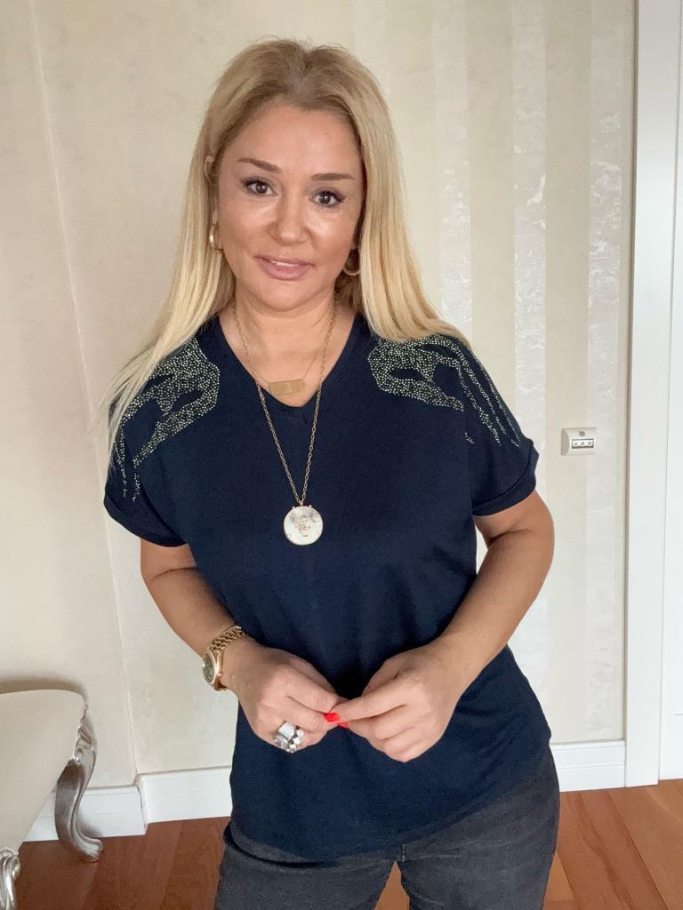 Loreta Taş Detaylı Lacivert Bluz