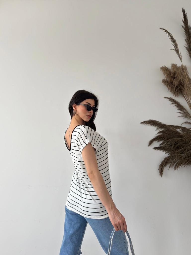 Malte Siyah-Beyaz Çizgili T-Shirt