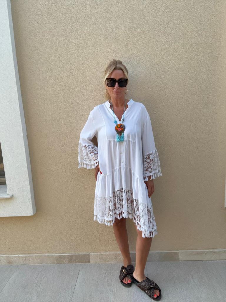 Read Kadın Beyaz Elbise