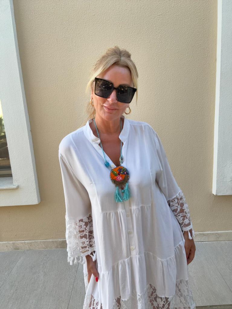 Read Kadın Beyaz Elbise